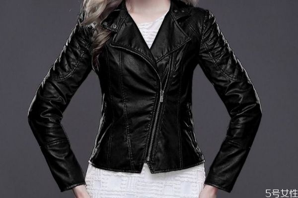 皮革穿搭衣服應該怎么保養(yǎng)呢 皮革的衣服會掉皮嗎 皮革穿搭衣服應該怎么保養(yǎng)呢 皮革的衣服會掉皮嗎