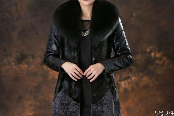 皮革穿搭衣服應該怎么保養(yǎng)呢 皮革的衣服會掉皮嗎 皮革穿搭衣服應該怎么保養(yǎng)呢 皮革的衣服會掉皮嗎