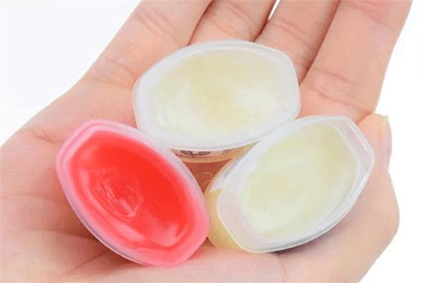 凡士林唇膏孕婦可以用嗎 凡士林唇膏成分 凡士林唇膏孕婦可以用嗎 凡士林唇膏成分