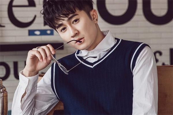 男生秋天穿什么衣服好看 男生秋天穿搭圖片 男生秋天穿什么衣服好看 男生秋天穿搭圖片