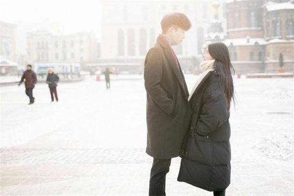 前任點(diǎn)贊朋友圈什么意思 前任點(diǎn)贊朋友圈是想復(fù)合嗎 前任點(diǎn)贊朋友圈什么意思 前任點(diǎn)贊朋友圈是想復(fù)合嗎