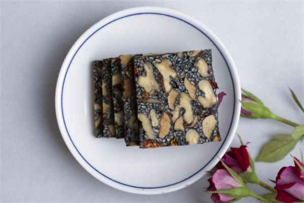 阿膠糕糖尿病人能吃嗎 糖尿病可以吃無糖阿膠糕嗎 阿膠糕糖尿病人能吃嗎 糖尿病可以吃無糖阿膠糕嗎