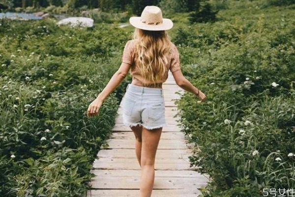 男生喜歡女生會有哪些行為表現(xiàn) 男生追女生的表現(xiàn) 男生喜歡女生會有哪些行為表現(xiàn) 男生追女生的表現(xiàn)