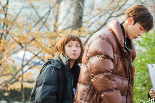 情侶之間應(yīng)該有什么話題 情侶之間找話題 情侶之間應(yīng)該有什么話題 情侶之間找話題