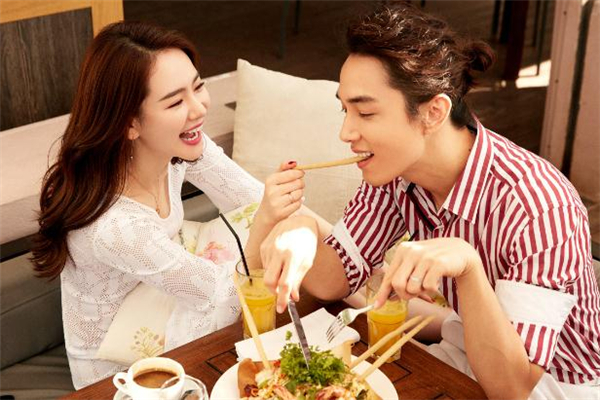 卑微的愛(ài)能換來(lái)真心嗎 卑微的愛(ài)能堅(jiān)持多久 卑微的愛(ài)能換來(lái)真心嗎 卑微的愛(ài)能堅(jiān)持多久