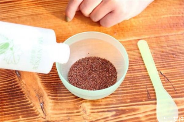 海藻面膜的使用步驟 敷海藻面膜技巧 海藻面膜的使用步驟 敷海藻面膜技巧