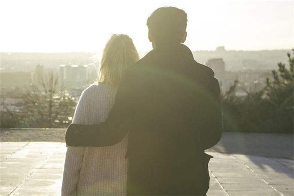 為什么男生喜歡有肉肉的女生 男生喜歡肉肉女生的原因 為什么男生喜歡有肉肉的女生 男生喜歡肉肉女生的原因