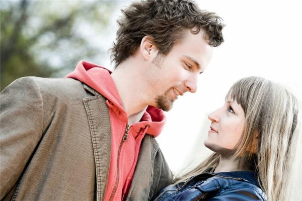 怎么給男朋友臺階下 吵架后如何給男友臺階下 怎么給男朋友臺階下 吵架后如何給男友臺階下