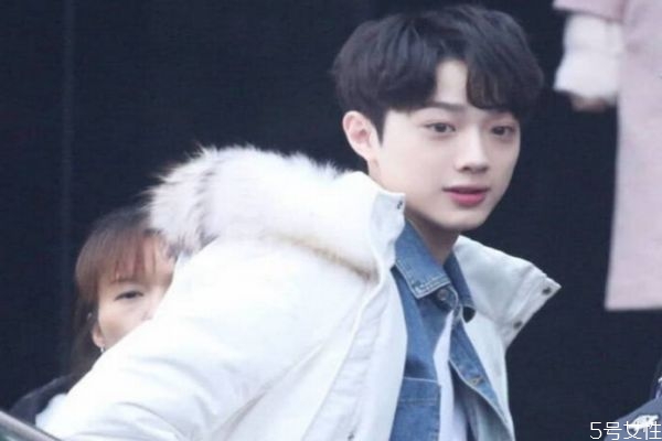 感覺男朋友不關(guān)心自己怎么辦 男人在乎一個女人的表現(xiàn)