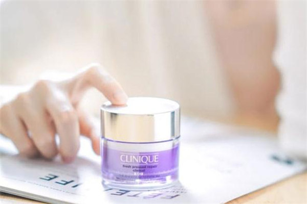 倩碧捏臉?biāo)趺从?倩碧捏臉?biāo)褂梅椒? alt=