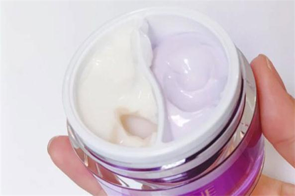 倩碧捏臉?biāo)趺从?倩碧捏臉?biāo)褂梅椒? alt=