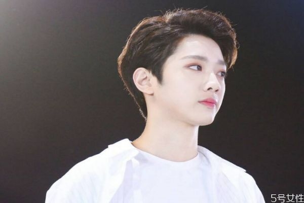 感覺男朋友不關(guān)心自己怎么辦 男人在乎一個女人的表現(xiàn)