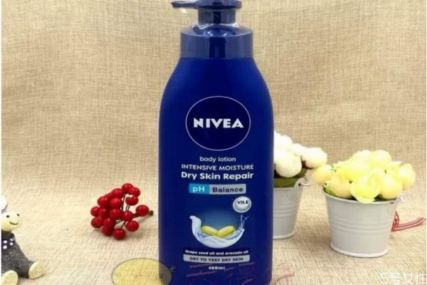 身體乳涂多了會怎么樣 身體乳涂多少 身體乳涂多了會怎么樣 身體乳涂多少