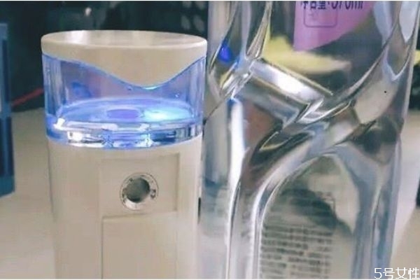 噴霧補水儀用熱水還是冷水 噴霧補水儀沒反應怎么回事 噴霧補水儀用熱水還是冷水 噴霧補水儀沒反應怎么回事