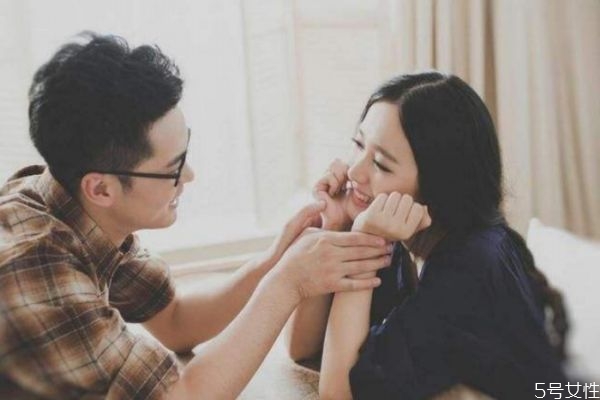 第一次見公婆應(yīng)該注意什么 第一次見公婆說話技巧 第一次見公婆應(yīng)該注意什么 第一次見公婆說話技巧