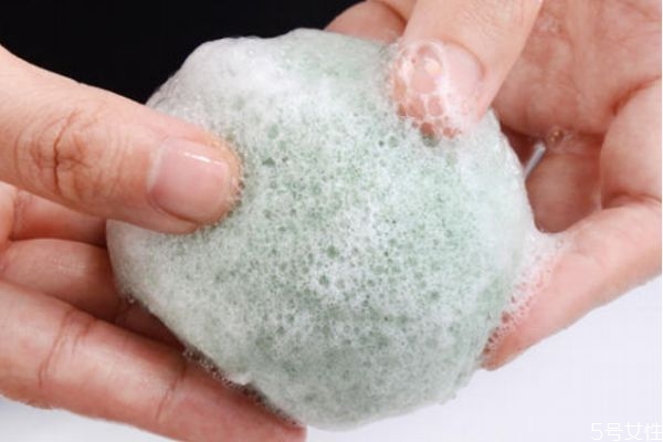 洗臉撲可以當粉撲用嗎 洗臉撲可以用來上妝嗎 洗臉撲可以當粉撲用嗎 洗臉撲可以用來上妝嗎