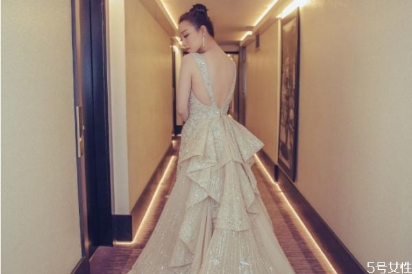 男票很黏你時(shí)是什么樣的體驗(yàn) 男朋友很黏你怎么辦 男票很黏你時(shí)是什么樣的體驗(yàn) 男朋友很黏你怎么辦