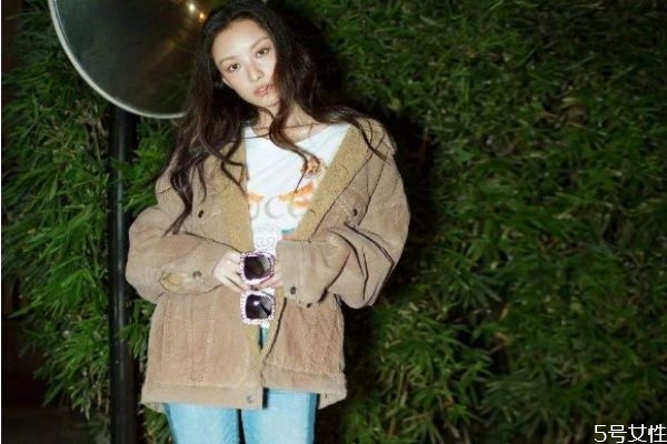 男票很黏你時(shí)是什么樣的體驗(yàn) 男朋友很黏你怎么辦 男票很黏你時(shí)是什么樣的體驗(yàn) 男朋友很黏你怎么辦