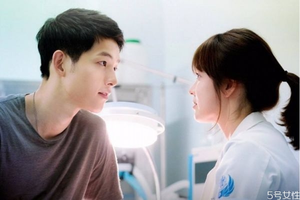 什么是一見(jiàn)鐘情 一見(jiàn)鐘情可靠嗎 什么是一見(jiàn)鐘情 一見(jiàn)鐘情可靠嗎