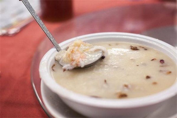 海鮮粥是發(fā)物嗎 海鮮粥是寒性的嗎 海鮮粥是發(fā)物嗎 海鮮粥是寒性的嗎