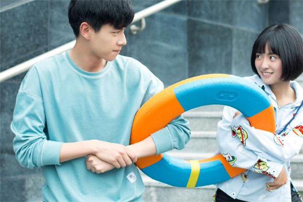 為了愛(ài)情做傻事值得嗎 為了愛(ài)情做過(guò)哪些傻事