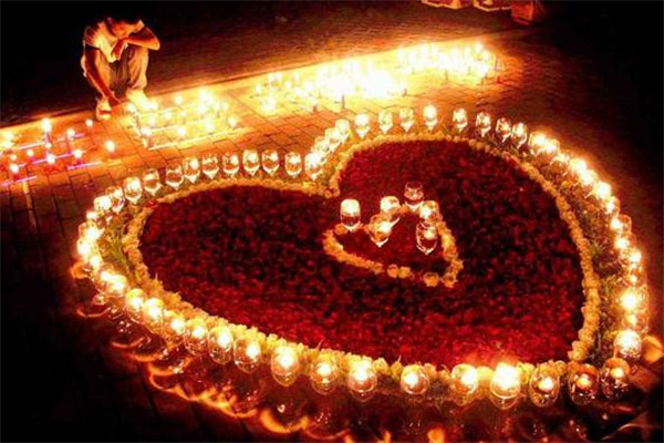 當(dāng)眾表白好還是私下表白好 男生當(dāng)眾表白說明什么 當(dāng)眾表白好還是私下表白好 男生當(dāng)眾表白說明什么