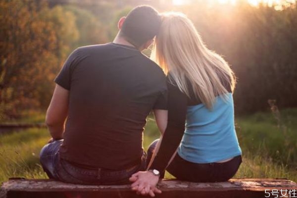 兩人一直曖昧怎樣打破 曖昧的狀態(tài)怎么打破 兩人一直曖昧怎樣打破 曖昧的狀態(tài)怎么打破