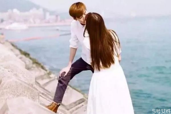 兩人一直曖昧怎樣打破 曖昧的狀態(tài)怎么打破 兩人一直曖昧怎樣打破 曖昧的狀態(tài)怎么打破