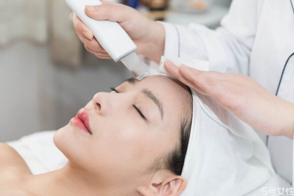 干性皮膚長痘怎么辦 干性皮膚也會長痘痘嗎 干性皮膚長痘怎么辦 干性皮膚也會長痘痘嗎