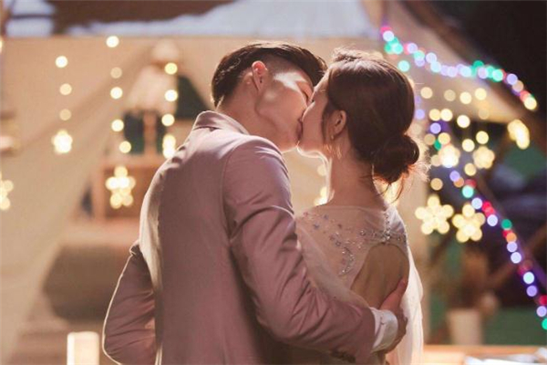 兩個人在一起久了什么感受 兩個人在一起久了會膩嗎 兩個人在一起久了什么感受 兩個人在一起久了會膩嗎