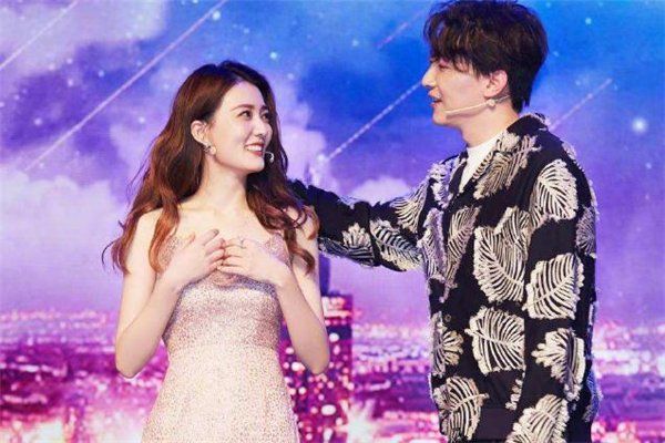 兩個人在一起久了什么感受 兩個人在一起久了會膩嗎 兩個人在一起久了什么感受 兩個人在一起久了會膩嗎