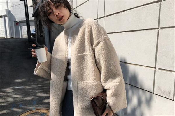 羊羔毛掉毛怎么處理 羊羔毛水洗要注意什么 羊羔毛掉毛怎么處理 羊羔毛水洗要注意什么