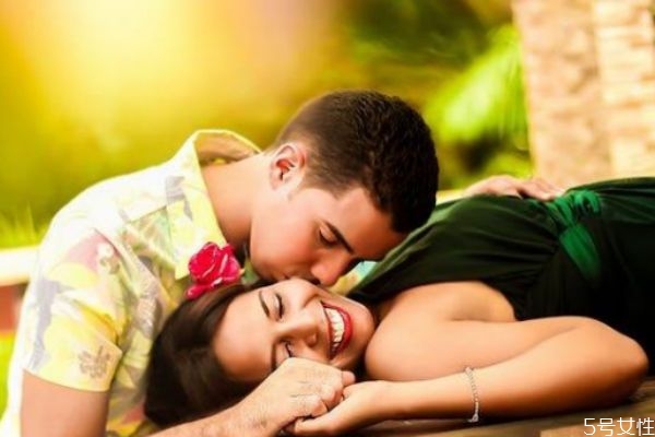 第一次談戀愛該怎么談 第一次談戀愛注意事項(xiàng) 第一次談戀愛該怎么談 第一次談戀愛注意事項(xiàng)