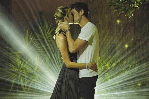 男朋友占有欲強(qiáng)是愛嗎 男朋友占有欲強(qiáng)是什么體驗(yàn) 男朋友占有欲強(qiáng)是愛嗎 男朋友占有欲強(qiáng)是什么體驗(yàn)