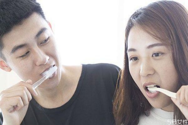 第一次談戀愛該怎么談 第一次談戀愛注意事項(xiàng) 第一次談戀愛該怎么談 第一次談戀愛注意事項(xiàng)