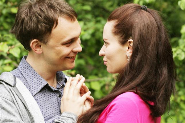 刪掉暗戀的人很想他怎么辦 因?yàn)槭裁磩h掉了暗戀的人 刪掉暗戀的人很想他怎么辦 因?yàn)槭裁磩h掉了暗戀的人