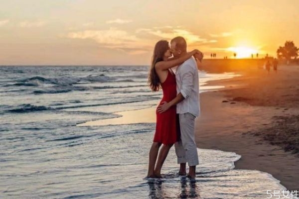 怎么樣才能知道男朋友愛不愛我 怎么才能讓他珍惜我 怎么樣才能知道男朋友愛不愛我 怎么才能讓他珍惜我