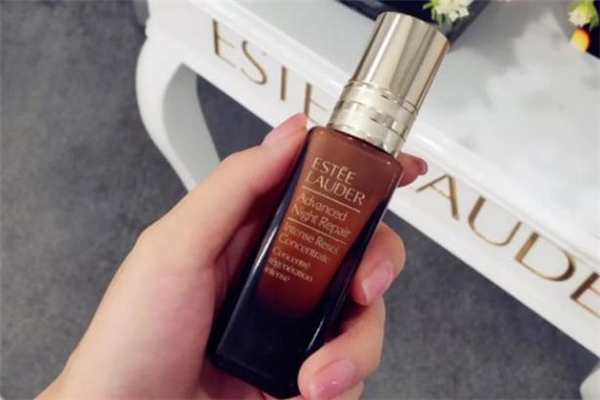 雅詩蘭黛高能小棕瓶和小棕瓶的區(qū)別 高能小棕瓶成分 雅詩蘭黛高能小棕瓶和小棕瓶的區(qū)別 高能小棕瓶成分