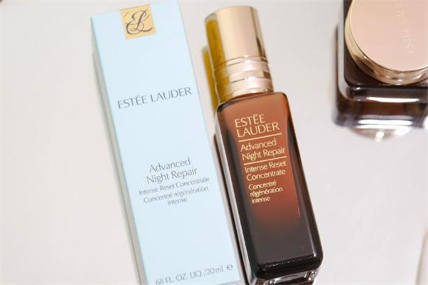 雅詩蘭黛高能小棕瓶怎么用 雅詩蘭黛高能小棕瓶多少錢 雅詩蘭黛高能小棕瓶怎么用 雅詩蘭黛高能小棕瓶多少錢