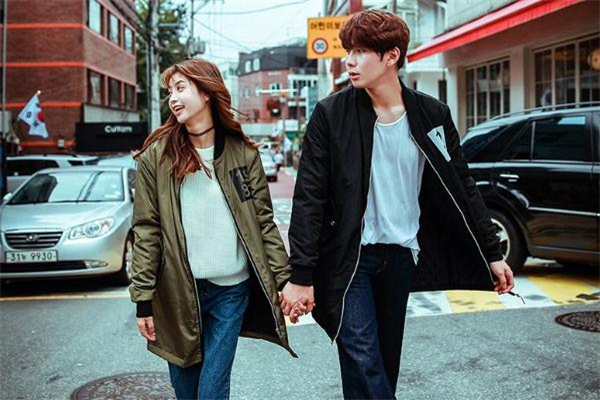 女生莫名其妙不開心怎么哄 女生莫名其妙煩躁是怎么回事 女生莫名其妙不開心怎么哄 女生莫名其妙煩躁是怎么回事