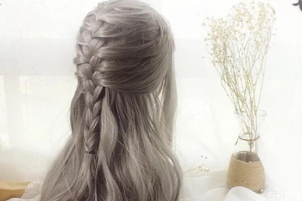 什么是蝎子辮 蝎子辮怎么扎呢 什么是蝎子辮 蝎子辮怎么扎呢