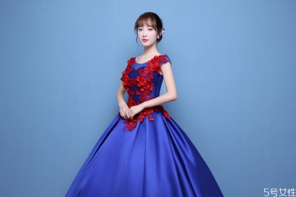 女生年會穿什么衣服合適 女生參加年會的穿搭有什么 女生年會穿什么衣服合適 女生參加年會的穿搭有什么