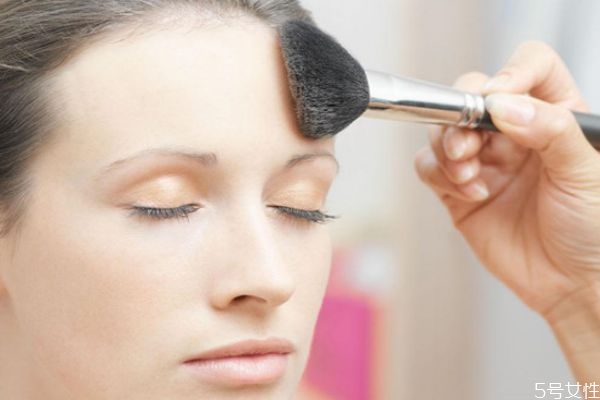 粉底液能放多久 粉底液打開了怎么保存 粉底液能放多久 粉底液打開了怎么保存