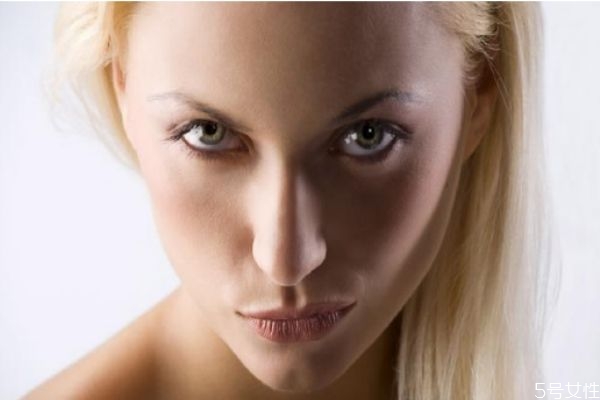 粉底液能放多久 粉底液打開了怎么保存 粉底液能放多久 粉底液打開了怎么保存