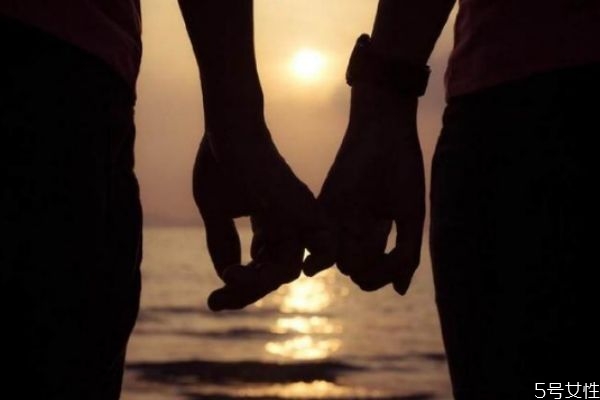 怎樣讓男生喜歡自己 如何讓男生對(duì)你有好感 怎樣讓男生喜歡自己 如何讓男生對(duì)你有好感