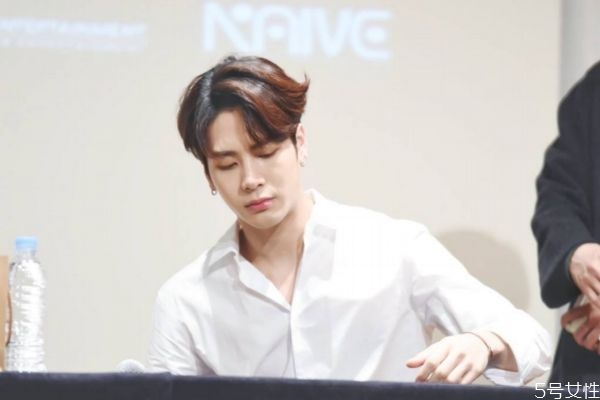 女孩買單是沒(méi)看上男生嗎 女生主動(dòng)買單代表什么 女孩買單是沒(méi)看上男生嗎 女生主動(dòng)買單代表什么