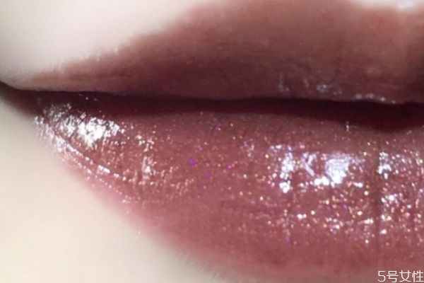 唇釉顏色太深怎么調(diào) 唇釉顏色太重怎么辦 唇釉顏色太深怎么調(diào) 唇釉顏色太重怎么辦