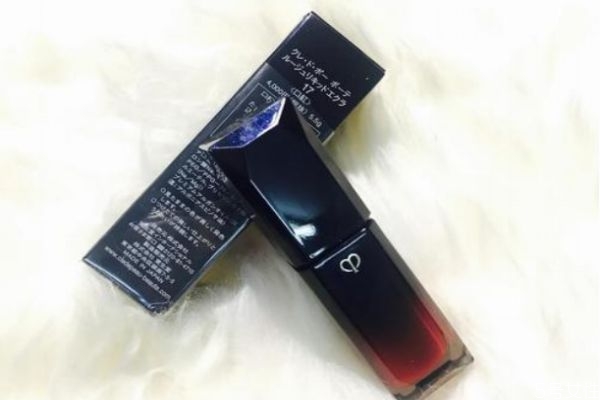 唇釉里面可以加水么 唇釉變質是什么樣子 唇釉里面可以加水么 唇釉變質是什么樣子