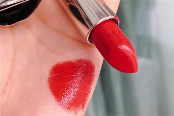 嬌蘭214口紅真人試色 嬌蘭214口紅什么色 嬌蘭214口紅真人試色 嬌蘭214口紅什么色