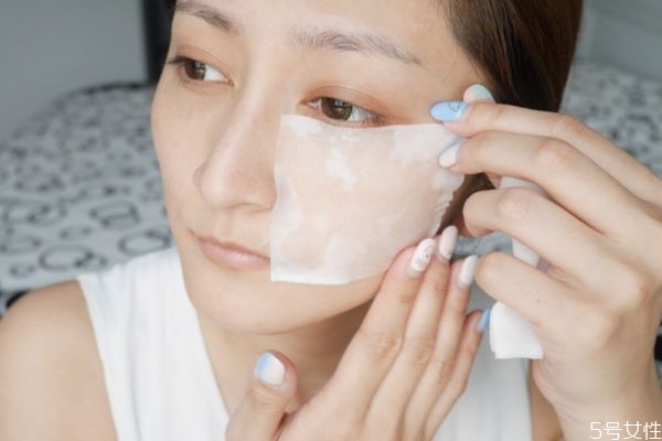 化妝水濕敷多久合適 濕敷的好處及效果 化妝水濕敷多久合適 濕敷的好處及效果